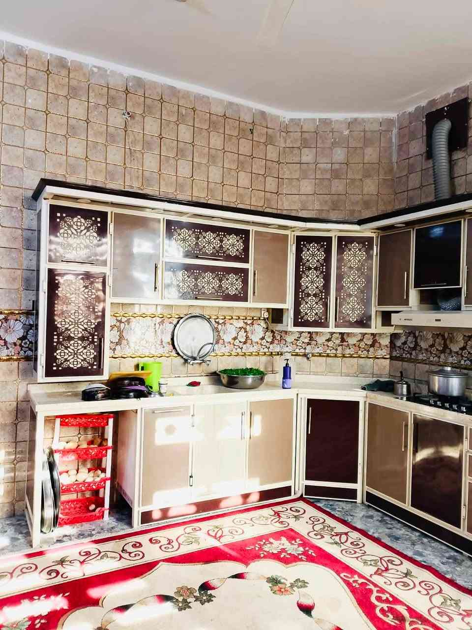 � للبيع أو المراوس

بيت مميز في حي النزال – خلف شايع، نافذ على شارع المنجزات

📐 مساحة الأرض: 230 م²
📏 الواجهة: 11 متر
📏 النزال: 21 متر
✅ ركن على شارعين (12 متر)
🏗️ سنة البناء: 2013

مكونات البيت:
▪️ 4 غرف نوم
▪️ صالة
▪️ غرفة استقبال
▪️ كراج
▪️ حديقة

✨ موقع مميز ومناسب للسكن، قريب من الخدمات وبمنطقة هادئة.

السعر 280 مليون وبي مجال التفاوض 
📞 للاستفسار أو حجز موعد للمعاينة:
***********
***********

📩 إذا عندك أي إعلان لعقار للبيع أو الإيجار أو المراوس، راسلنا عبر (DR) أو اتصل على الأرقام أعلاه.

إيهاب للتطوير العقاري – الفلوجة

