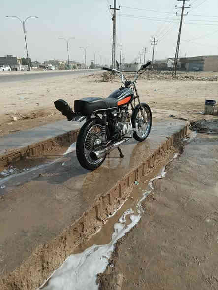 البيع سيجي نامه مكينه اهوان براغي 8 شرط الفصله وتعليك شاصي نامه شلامجه كلك كلك دراجه براغي ما عيزه صالنصه شيرازي الصلي السعر (375)وبيه مجال حك جيه فقط مكاني بغداد نهروان رقمي (***********)
