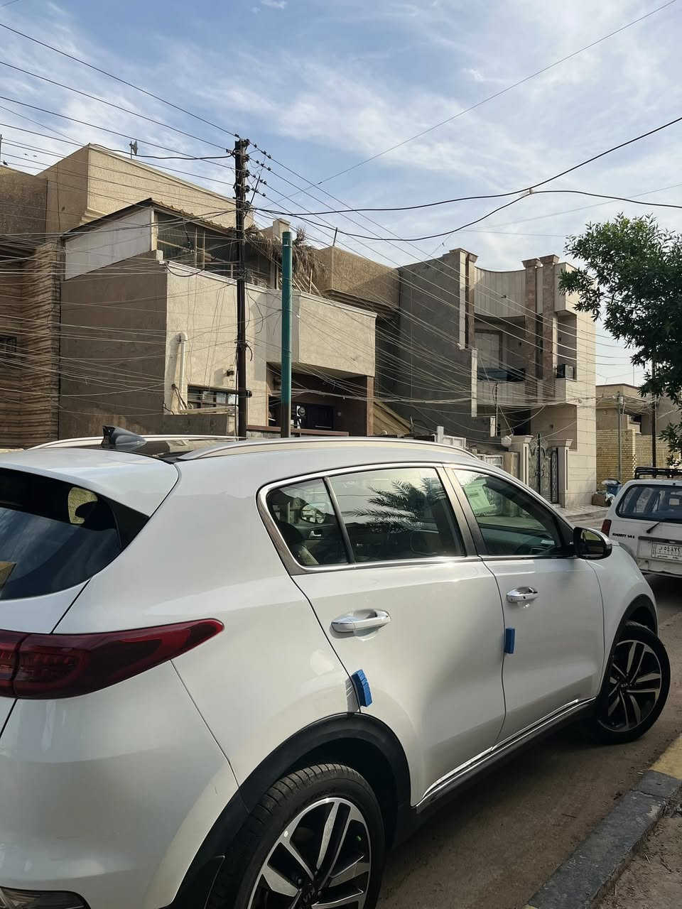 سلام عليكم
كيا سبورتج 2021 خليجي بدون ضربه ولا صبغ رقم أربيل ماشيه 57 محرك 2000 دوش 
فول مواصفات (مواصفات الجيتي لاين ) 
١- بصمه ٢- بانوراما ٣- كراسي كهرباء عدد ٤- جنطه كهرباء ٥- داخل لونين ٦- ليد صباحي ٧- شاشه بلاديه ٨- كاميرا بلاديه ٩- حساسات اماميه وخلفيه ١٠- بك لايت ليد ١١- تبريد شاشه ١٢- مري شفط وأشاره ١٣- بصمه أبواب ١٤- تشغيل عن بعد ١٥- مودات قياده ١٦- شاشه عطلات ١٧- تحكم جهتين 
مكاني بغداد السيديه 
***********
