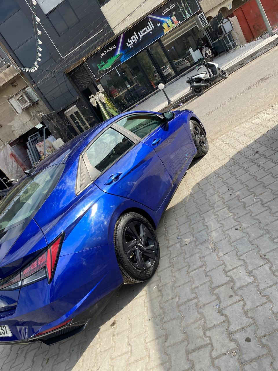 السلام عليكم
النترا ELANTRA 2021   
ازرق اللون حادثها باب وجاملغ خلفي جهة عكس السايق
وهنا بل عراق صار بيه طخه بل جنطه بدلته نفس لون
السياره ماشية 57 الف كم 
ايرباكات شركة ( مامفتوح 100/100) 

المواصفات  
١-بصمة تشغيل ابواب وصندوك بصمة .
٢- تشغيل عن بعد 
٣-محرك 2000 Doch دوش المرغوب
٤-كاميره خلفية دوارة.
٥-رادارات 360 درجة ( جانبي خلفي) .
٦-مانع التصادم الامامي والخلفي.
٧-تحكمات ستيرن 4 جهات فول
٩- ثلاث وضعيات قيادة (اقتصادي-سبورت-ذكي).
١٠- مثبت سرعة ذكي ( التحذير عند مغادرة المسار ).
اضواء ترحيب عند الاقتراب
لايت لد حاجب ابيض اصلي
نقطة عمياء.
تحديد مسار وقيادة الية والسياقة على خطوط الشارع في حال الاجتياز تنبهك.
مانع انزلاق نظام التركشن.
تبريد شاشة دبل فريز  منفصل ثلج.
فتح الصندوق الذكي عند الاقتراب.
مثبت سرعة ذكي ( التحذير عند مغادرة المسار ).
بعد بيها هواي مواصفات.
{ السيارة جديدة وجاهزة بدون أي مصرف.💯
عنواني بغداد زيونه
***********
السعر  145
