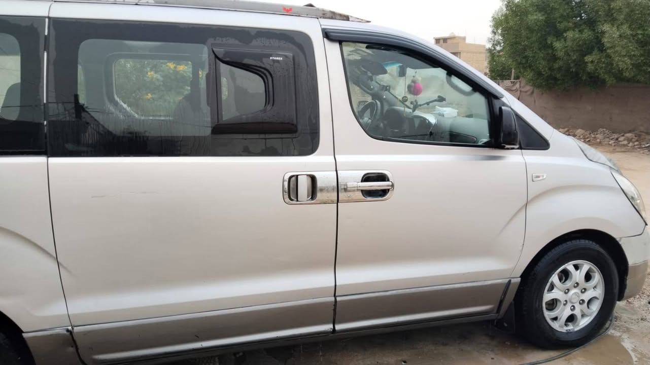 استاركس موديل ٢٠٠٩
مسكر بلاد كفالة عامة السعر ١٥٥ 
وبيها مجال قليل دواخل بالكامل جديدة باقي التفاصيل الاتصال على الرقم ***********
