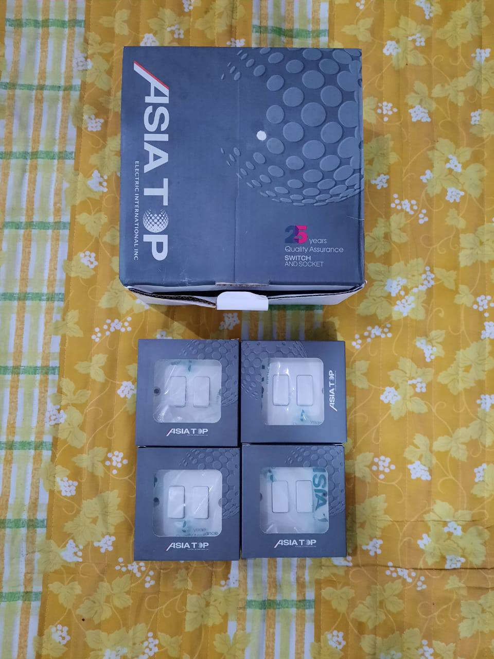 مواد بناء زائدة
وايرات بيهم نقص قليل 
من شركة الذهبية 
ابو الواحد ونص و ثنين ونص و ابو الأربعة
السعر ٧٥ وبيهم مجال 
نقاط سويج عدد ٤ السعر الفين 
اضوية سقف ثانوي عدد ٦ السعر ٥ 
رقم الهاتف ***********
العنوان حي الزيتون
