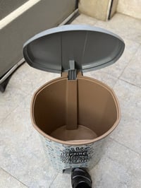 مدة فرو • فناجين مع طباق • مطرح نفر