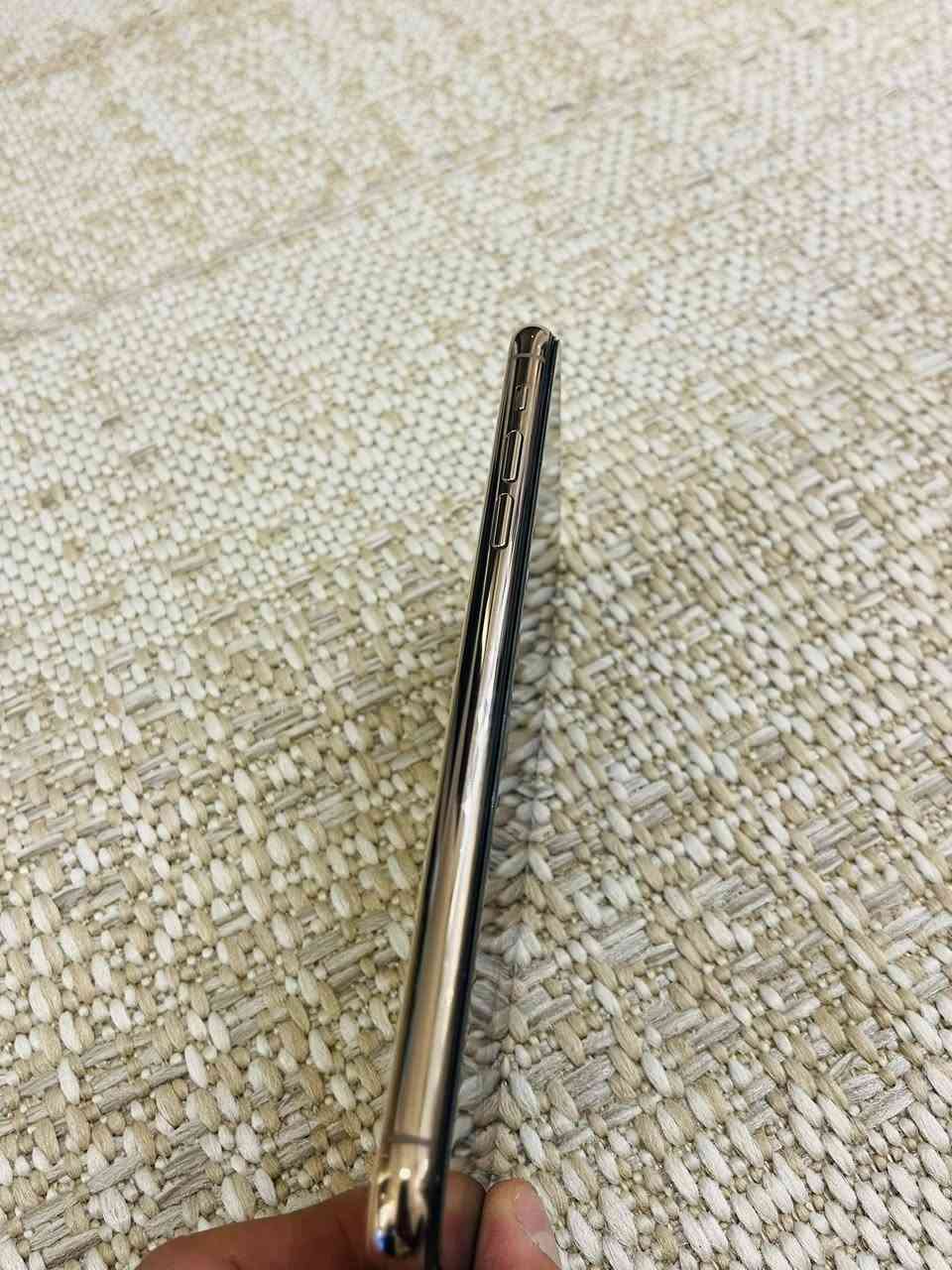 أيفون 11 برو ماكس مكفول ذاكرة 256 بطارية ٧٤ ممفتوح فيس أيّدي شغال
المكان : الدورة 
الرقم ***********
330 السعر وبي مجال بسيط
