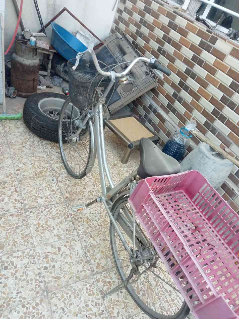 سلام عليكم اخوان بايسكل عبد الحليم للبيع نضيف كير 3 نمر السعر 75 وبي مجال بيك خير وتدلل الرقم ***********
