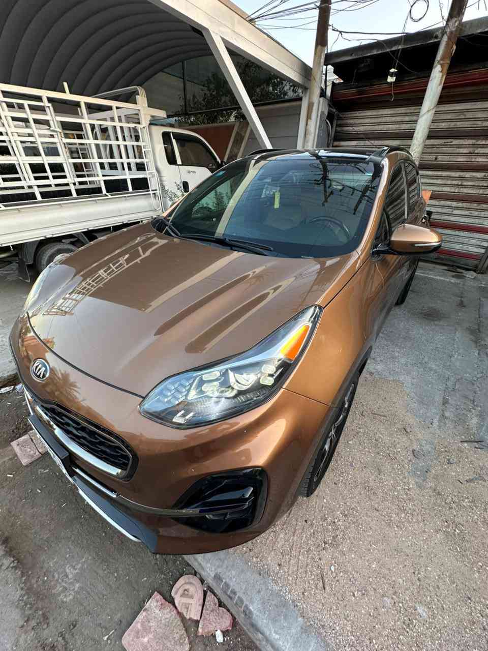 السلام عليكم
سبورتج ٢٠٢٠ اس اكس فول الفول للاخير كلشي ابالك موجود بيه
كشنات جلد وكشنين كهربا وتدفئة
تبريد كشنات وستيرن تدفئه داخل
مشمشي واسود شاشة وتحكم
ستيرن كامل مري اوتو كروس
سرعة وتحديد مسار ونقطة عميا
ورادار وتوقف ذاتي امامي وخلفي
حساسات امامية خلفية لايت زنون
وبروجكتر رباعي والبك لايت لد
وكلة بلاد طبعا بانوراما ويل ١٩ مال
جيتي لاين تخم تاير جديد محرك ٢٠٠٠
تيربو مو ١٦٠٠ ماشية ٦٩  بيه صبغ جاملغ ايمن وشوي من الباب وبيه بارد جاملغ ايسر وشوي من الباب البنيد بدون صبغ يعني السعر IV٨$ وبيه مجال
مكانة حي الجامعة شارع المركز 
للأستفسار
***********
