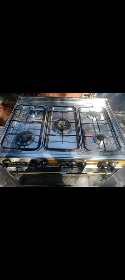 طباخ نظافته 90/100
سعره 190
شغال وناره زركه وعل فحص مكاني بغداد


**إذا كنت صاحب هذا الإعلان وتريد حذفه لأي سبب، رجاءا أرسل رسالة إلى الدعم الفني**