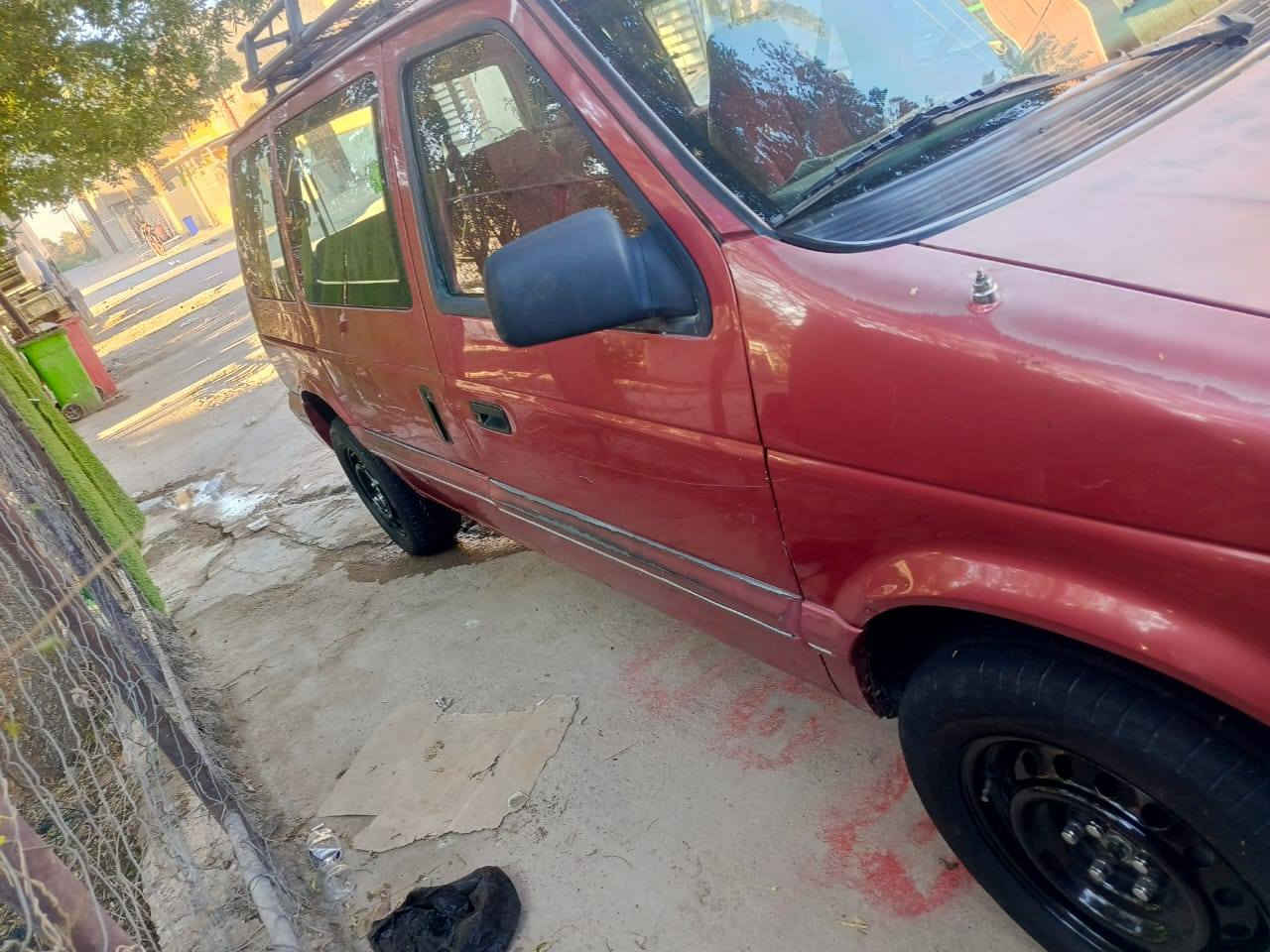 سلام عليكم
دوج كلايزر بتره ١٩٩٥ 
سياره بدون ضربه بدون صبغ على وضع الشركه كلشي بيهه شغال 
كير ومكينه جدد شادهن مال حاويه صدر جديد تايرات سياره جاهزه بدون اي نقص تبريد جان شغال من بدلت المكينه طار الغاز مالته تخم ويل جديد مكاني بغداد مقابل مرور الحسينيه سعر ٤٨
***********
