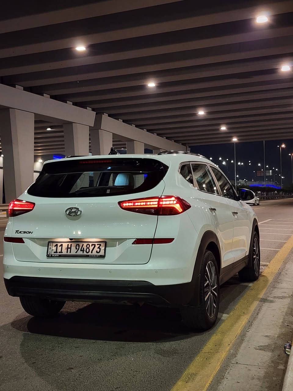 ⭕️ توسان خليجي 
موديل 2020 شركة الكَاصد
فول مواصفات 1/1

📌 الضرر :-
شخوط في باب السايق موضحة بالصورة

📌 المواصفات :-
نظام ترحيب
داخل صاج
بانوراما
بصمة تشغيل مع بصمة احتياط اصلي
مري شفط
كشنات جلد
داخل بيجي
حساسات أمامية وخلفية
كاميرا خلفية دوارة
أنظمة قيادة ع الجهتين
منظومة زنون
5 عدسات
كشنات كهرباء
تدفئة وتبريد
تبريد قطعتين
محرك 2000 دوش
ماشية 57 ألف

📌 الحالة :-
السيارة جديدة وجاهزة
وكلشي بيها جديد ونظيف
ما بيها أي نقص حتى دهن مبدل جديد
يعني شغل واطلع على الخير والبركة للياخذها

📌 المكان :-
بغداد / الحرية

📞 ***********

🔴 السعر : 220$ بيها مجال حكَ الجية
