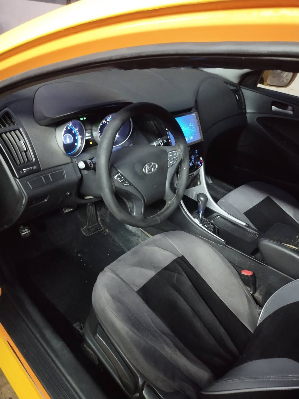 سلام عليكم من رخصة الادمن سوناتا2011 وارد كوري  محرك كير تبريد حداديه طخم تاير كله مكفول مصفره هيئه وغرامات تحول ثاني يوم رقم  بصره بأسمي السعر 95 وبيهه مجال قليل رقم الهاتف *********** مكاني البصره
