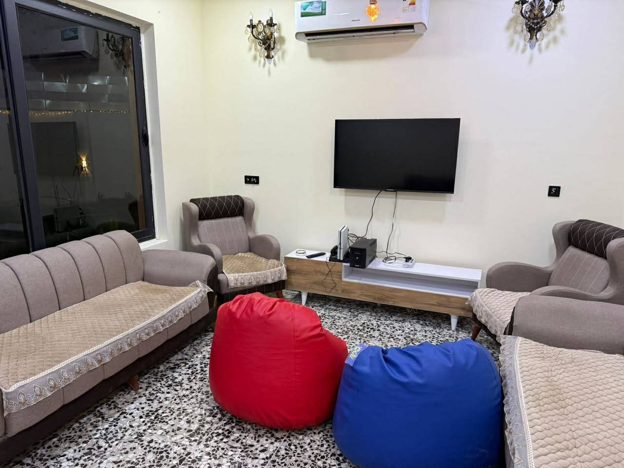 🌴 مزرعة ليلئ للإيجار اليومي 🌴
مزرعة مميزة وموثوقة على تطبيق أجرلي، مناسبة للعوائل والجلسات الجميلة.
✨ المميزات:
🏊‍♂️ مسبح للكبار و الصغار
🌳 حديقة كبيرة وجلسات خارجية
🔥 مكان مخصص للشواء (باربيكيو)
🎮 ألعاب للكبار
🧸 ألعاب للأطفال
🛏 غرف نوم عدد 2
🏠 صالة كبيرة
🍽 مطبخ داخلي مودرن
🚗 كراج داخلي يتسع لأكثر من 4 سيارات
📍 العنوان: بغداد / الدورة / البوعيثة
📞 للاستفسار والحجز:
***********
متوفر اتصال وواتساب
