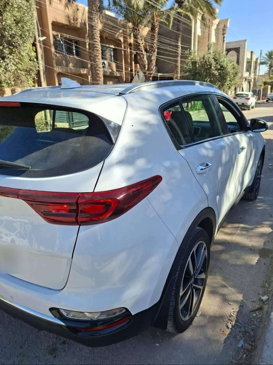 سلام عليكم سبورتج خليجي موديل 21 رقم بغداد الدولي مواصفات عاديه ماشيه 100 بيه صبغ بالباب الخلف السايق فقط والباقي مكفول السيارة جاهز اخر حبه كير محرك صدر تاير السيارة جديده جدآ استخدام شخصي السنويه باسمي
سعرها 188 
للاستفسار : ***********
