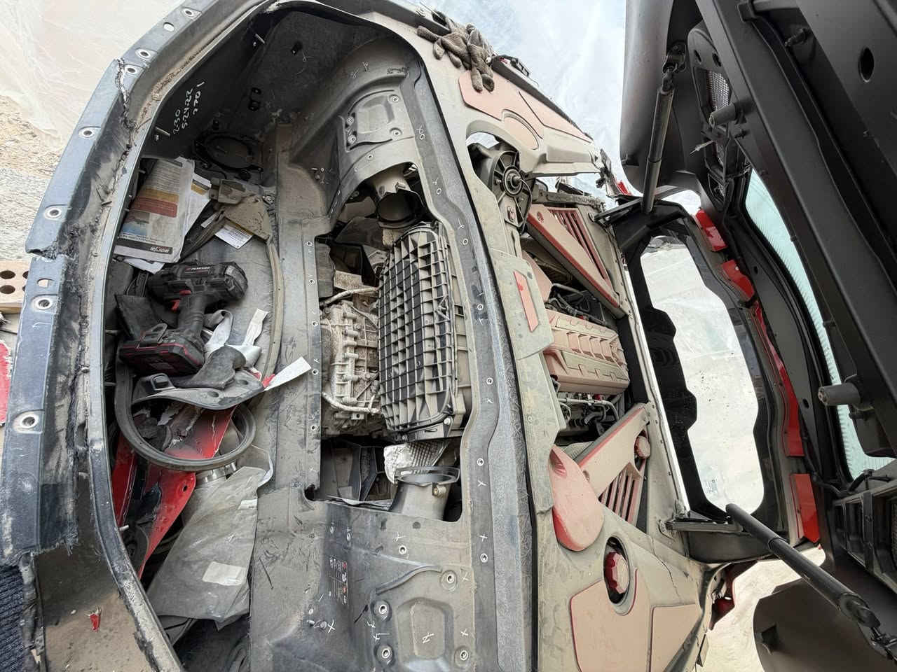 متوفر كصه كورفت c8 ٢٠٢٣ مكاني بغداد***********
