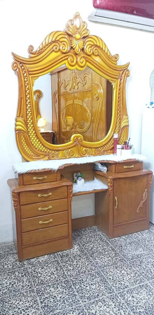 غرفه نجاره صاج السعر 450 محتاج ليريده يحجزه محتاج حيل لنجف الحولي *********** وتساب
