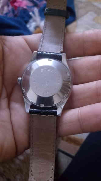 السلام عليكم..فاكترون سويسري اوتو..قطر 38..ارقام لاتينية..منفذ يومي وشهري..نظافه تامه ..الدكمه طكتين.. السعر 110 ألف..واتس *********** .
