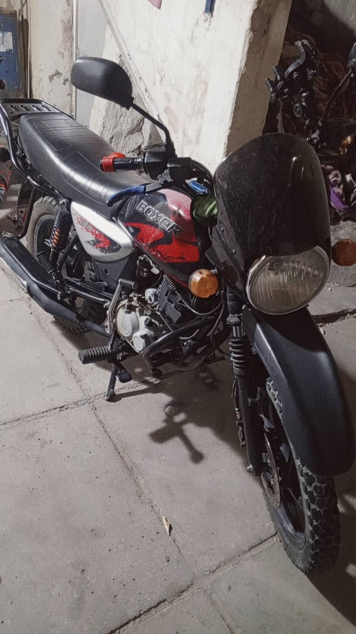 دراجه بوكسر جبلي موديل 22 مرقم بغداد
كامله كبل تحولها بسمك وتتوكل على باب الله 

لايت زنون  +

هورن سيدانه +

حافظه موبايل

موديل 22  كله بلادي  

السعر 2100 وبيها مجال للطيبين العنوان مدينه الصدر 

*********** اتصال او واتساب
