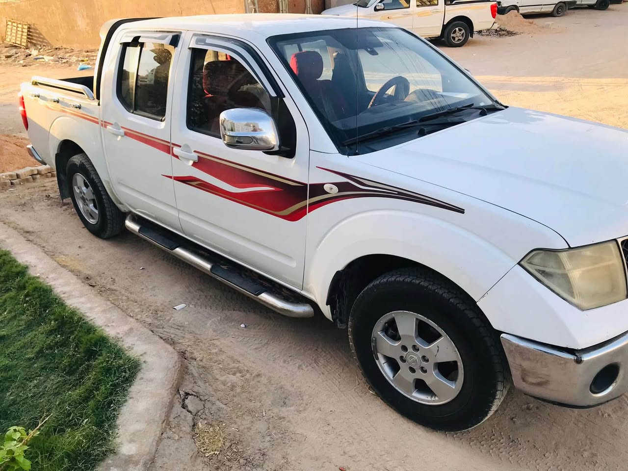 نيسان نيفاره ٢٠١٢ دهوك محرك بلادي 
كير اوتو 
كهرباءيات شغاله  
الحداديه الامامي ‎50‎%‎
الخلفي جديده 
بيها باردات مع مكان ماشر بل صوره
السعر 105 وبيها مجال مستعجل ع بيعتها 
***********
