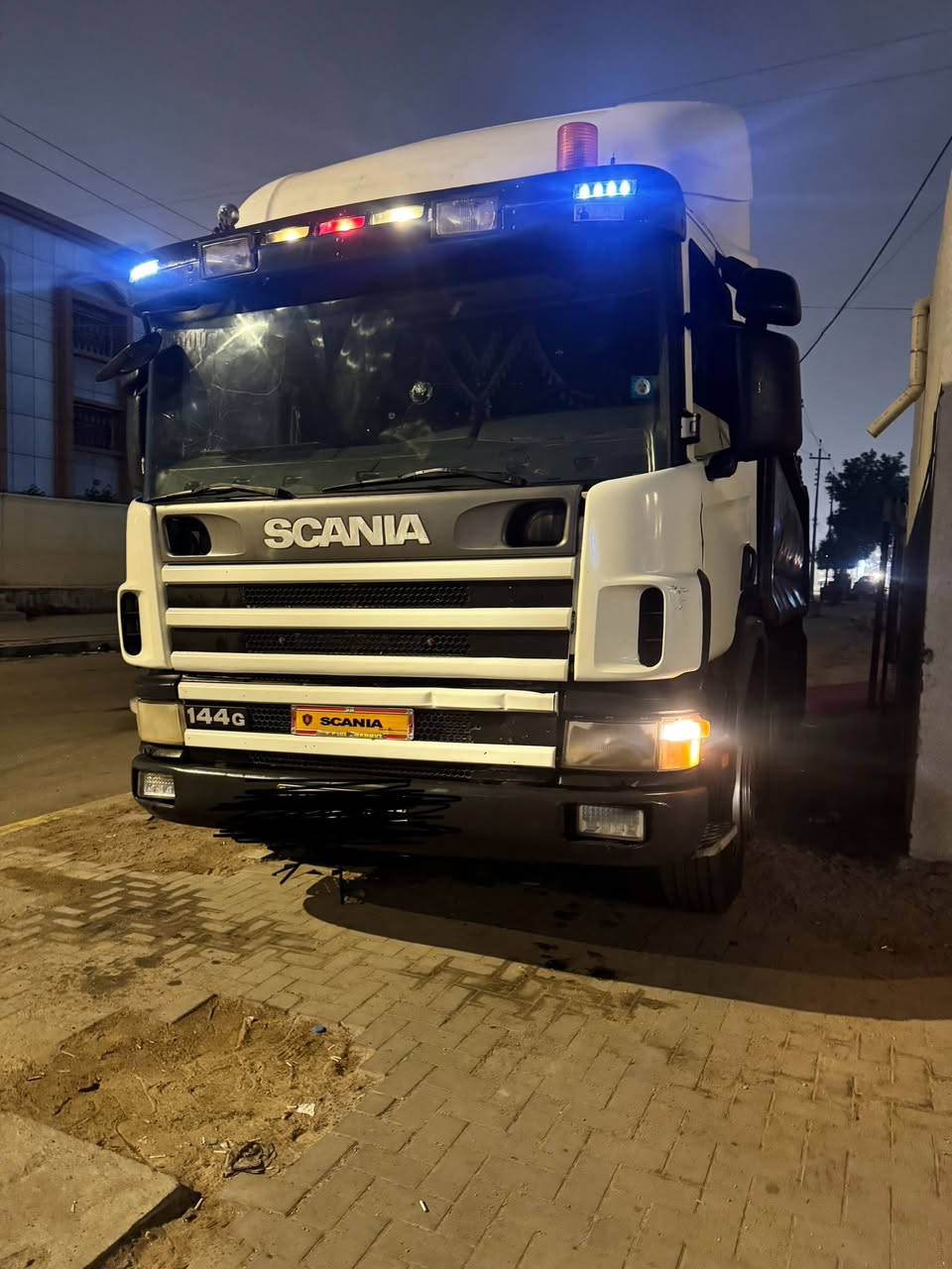 السلام عليكم سكانيه عكرب الفينيه مجموعه جبليه سياره جديده سياره بدون رقم مكان سياره بصره ***********
