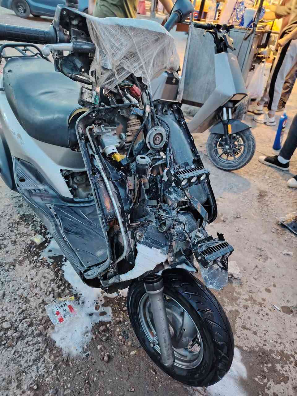 دراجه للبيع شغاله كل نقص مابيها برغي ممفتوح الدراجه نوزل كلش نضيفه بيها نقص الكفر الامامي والواقيه الي فوك التاير الامامي رايدها ٦٥٠ الف مكاني بغداد نفق الشرطه
الاتصال ***********
