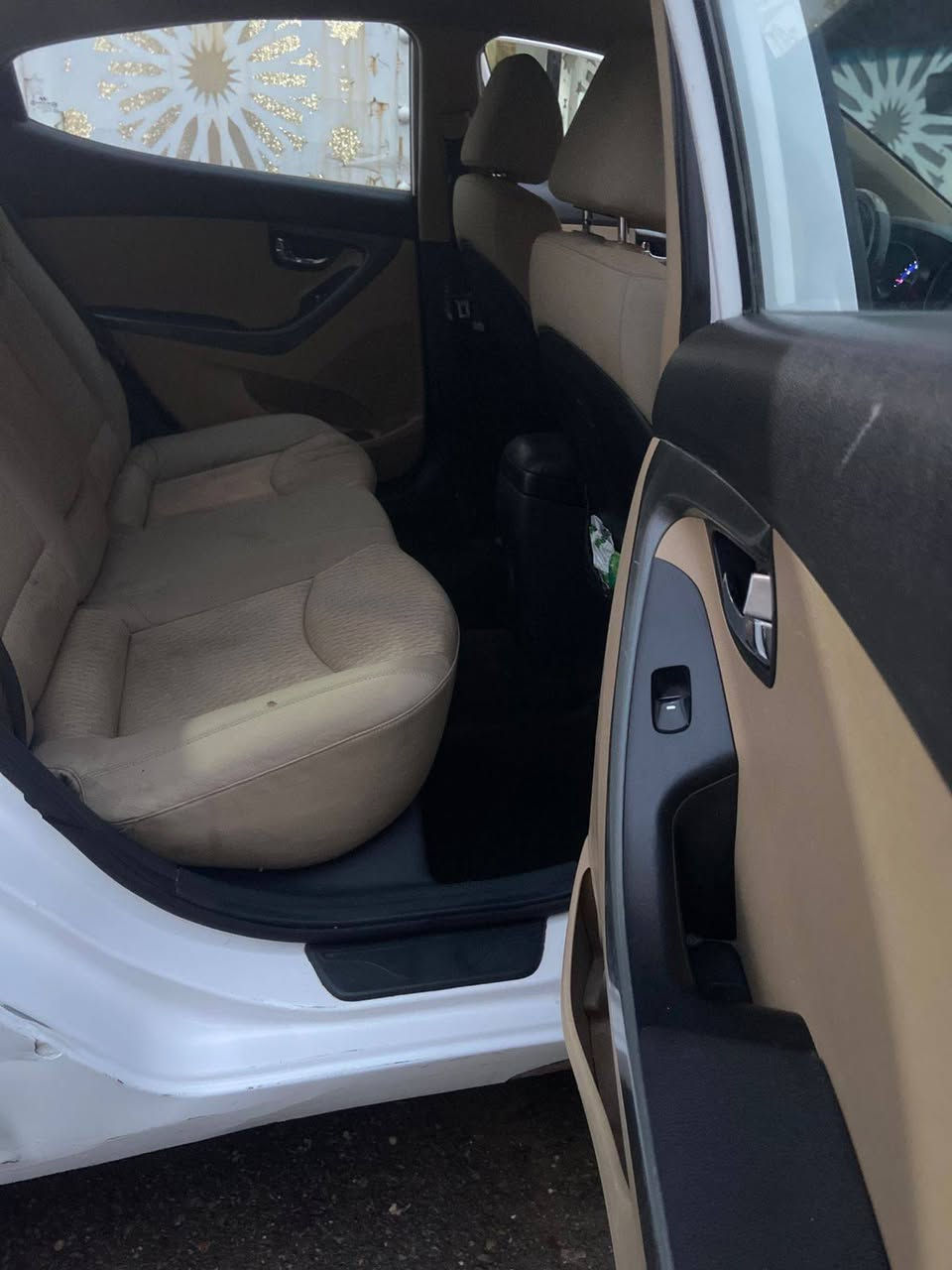 سلام عليكم
النترا ٢٠١٤ خليجي ١٦٠٠ 
مكفوله من الضربه ماعده الدوس 
وشويه تكشير بسيط مبين بل صور 
مكينه كير خير من الله كامله السياره 
ماعده اشكم ملاحظه بسيطه 
العنوان بغداد 
الرقم ***********
مكلف بل نشر اتصل
