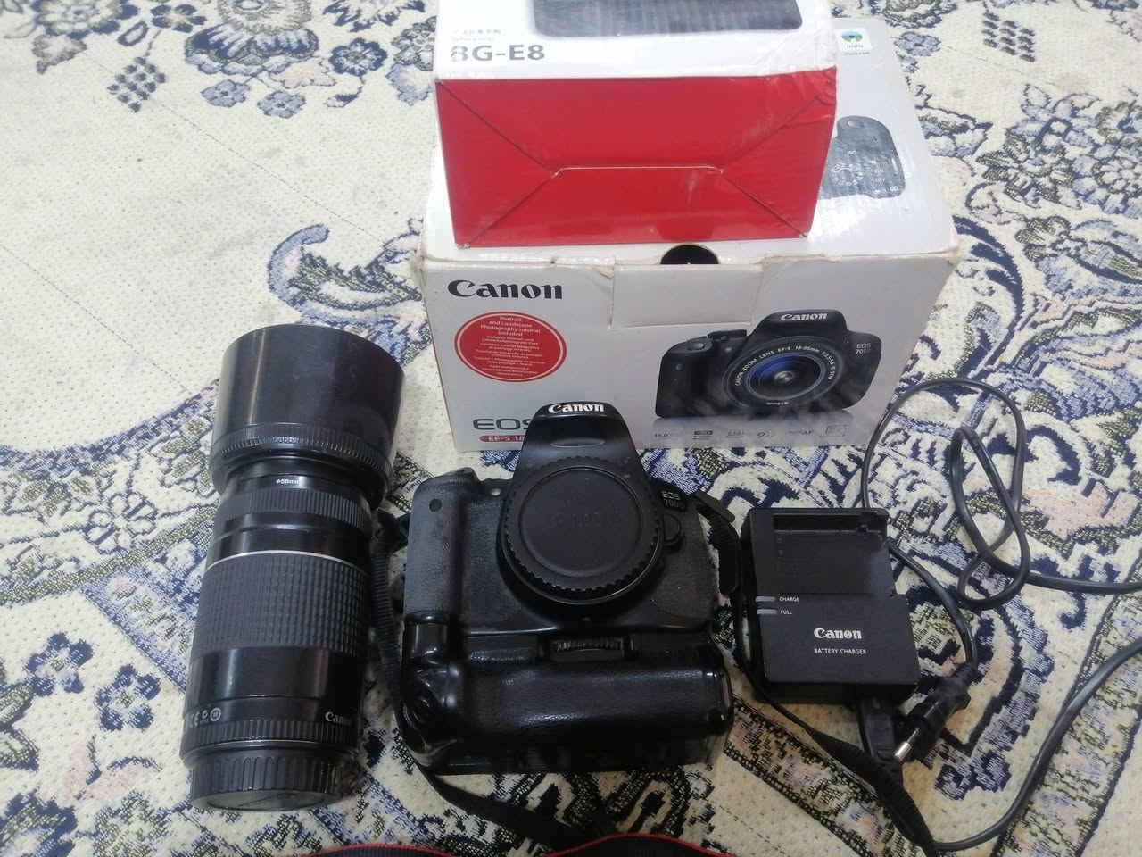 كانون D700 لمس شاشه متحرك
السعر خاص مكاني الرميثه تواصل واتساب ***********
