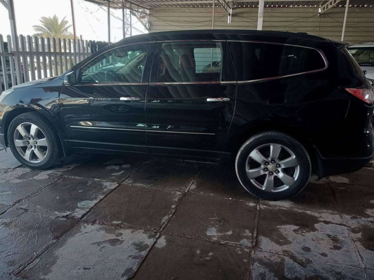 شوفر ترافرس ٢٠١٧ السياره فول فول Ltz حداديه حلوه ومكينه شغاله وناعمه وما بيه اي صوت بس اتطلع دخان من الصالنصه 
سعره ١٦٠ وبيه مجال مكان كربلاء 
***********
