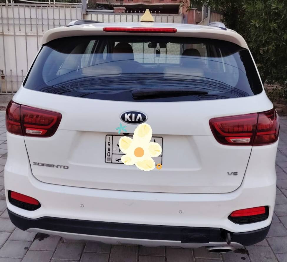 🚗 كيا سورينتو 2020 | فول  اربع كامرات خليجي 
✨ تفاصيل السيارة:
 • الممشى:78000 كم فقط
 • سيارة نظيفة على ايدي من الوكالة من كانت زيرو بيدي رقمتها
 • رقم بغداد (تحويل مباشر)
 • محرك 3500 سي سي
 • 6 سلندر
 • 4 أنظمة قيادة
 • مانع انزلاق
 • 7 ركاب
 • مقاعد جلد فاخرة
 • فتحة سقف بانوراما
 • جنطة كهرباء
 • شاشة + Apple CarPlay & Android   
 • نظام خرائط
 • 4 كاميرات
 • حساسات أمامية وخلفية
 • Auto Hold
 • هاند بريك بصم
 • 3 قطع تبريد 
       السعر 27 الف $ 
             📍 الموقع: بغداد
           📞 الهاتف ***********
