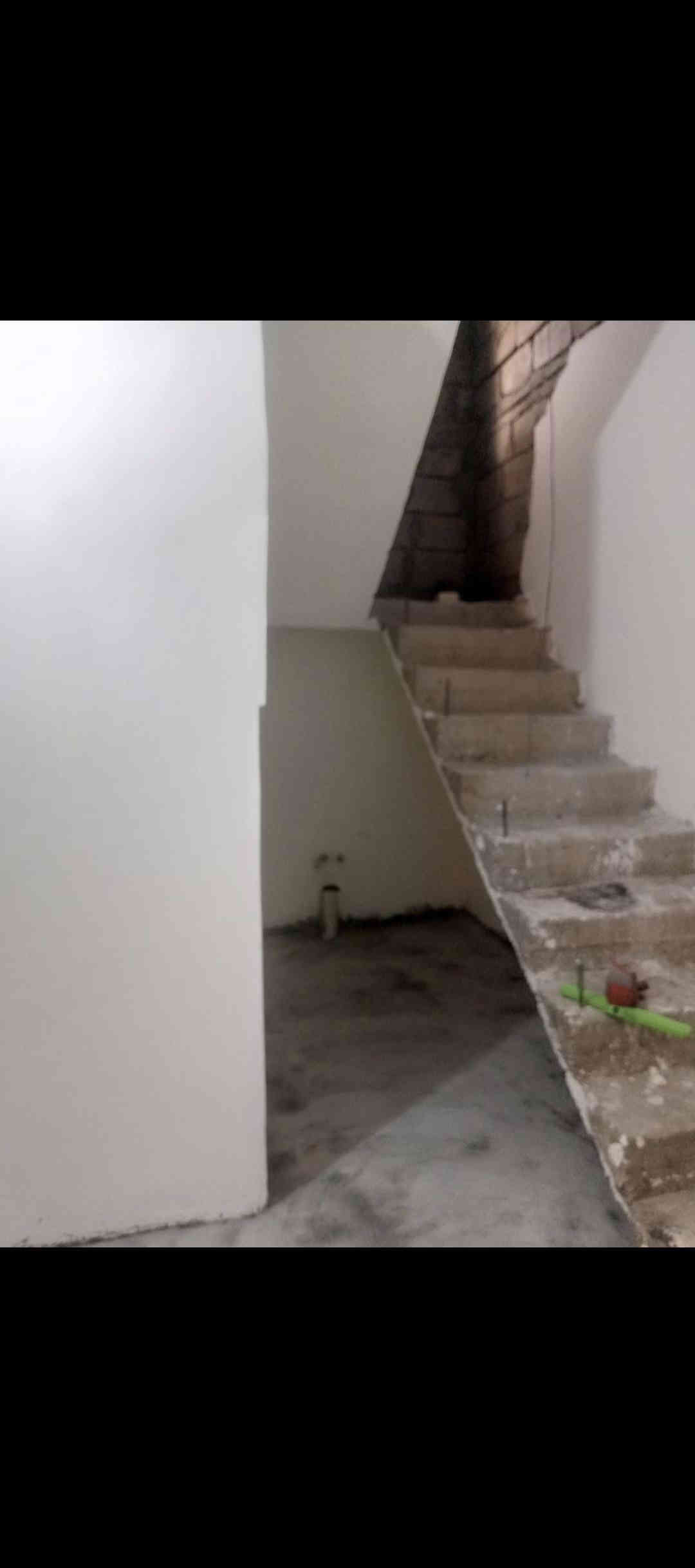 السلام عليكم احبتي .... 
للاستفسار الاتصال على الرقم:***********
🛑يتوفر بيت في أبي الخصيب منطقه أبو الجوزي يبعد عن السايدين وقبه أبو الجوزي أقل الربع كيلو طابق واحد طابو صرف زراعي. المساحه 170 متر 
تاريخ البناء 2014
السعر ,(65)وقابل للتفاوض 
المنطقة أمن وأمان الله شاهد عليه وجوره تخبل
يتكون البيت من استقبال وصاله وغرفتين منام (والسطح كونكريت مسلح) صحيات الحمام في الداخل والتواليت في الخارج 
وبضهر البيت نهر بزل للمجاري ماتحتار بيهن 
البيت كامل مكمل  تأسيس جديد ماء وكهرباء
