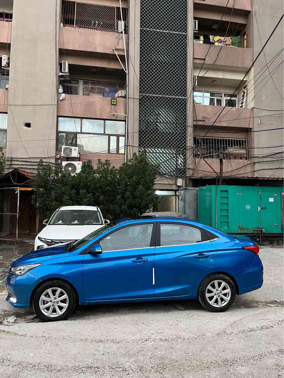 شانجان تخبل جديده ونضيفه 
ماشيه 22 الف
موديل 2025
حادثها ضاربة توك تك بسيط جداً فقط بارد داعميه
لذالك معدل بارد نص بنيد 
وبيها طخات وشخوت بسيطه
ايرباك سليم 
نظافه 90%
السعر 90 ورقه او مراوس بسياره رياضيه جالنجر او غيرها
عاجبني اركب رياضي
*********** بغداد, العراق
