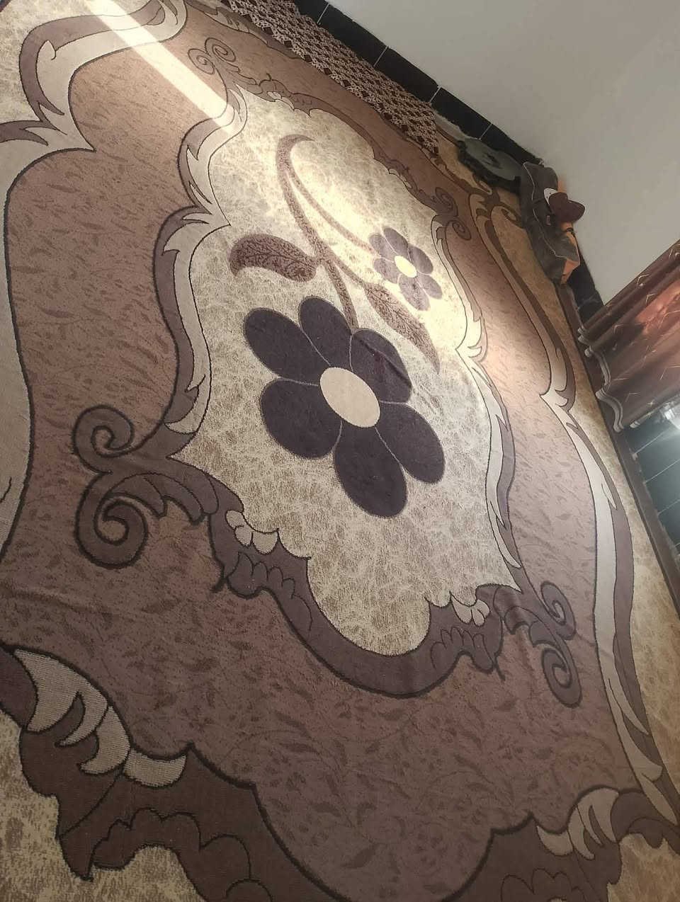 للبيع
ثلاجه جبيره جديده سعر ٥٠٠
مكيف طنين ونص سعر ٣٠٠
 طباخ ايطالي سعر ٤٥٠
سنك سعر ٨٠
كاربت جبيره سعر ١٢٠
وحده سته في اربعه وحده 3في اربعه ثنين سعر ٣٥
تنور سعر ١٥
سيت تقديم ٣٠ قطعه سعر ٢٥
سيت استكانات جاي  سعر ١٠
مبرده سعر ٩٠ 
وبي مجال ع خاص
رمادي ابو فراج تعدي جسر شوي ابو فراج سيطرة
*********** اتصل ع رقم
