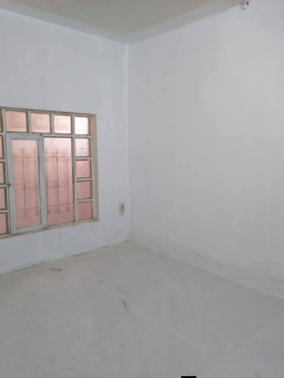 دارللايجار100م طابقين حزيران خلف جامع الصفه قرب صيدلية مدينتي ارضيه سيراميك طابق1 غرفة هول مطبخ صحيات كراج سيارة  فوك غرفتين وصحيات سعر ٢٢٥ للاستفسار ***********
