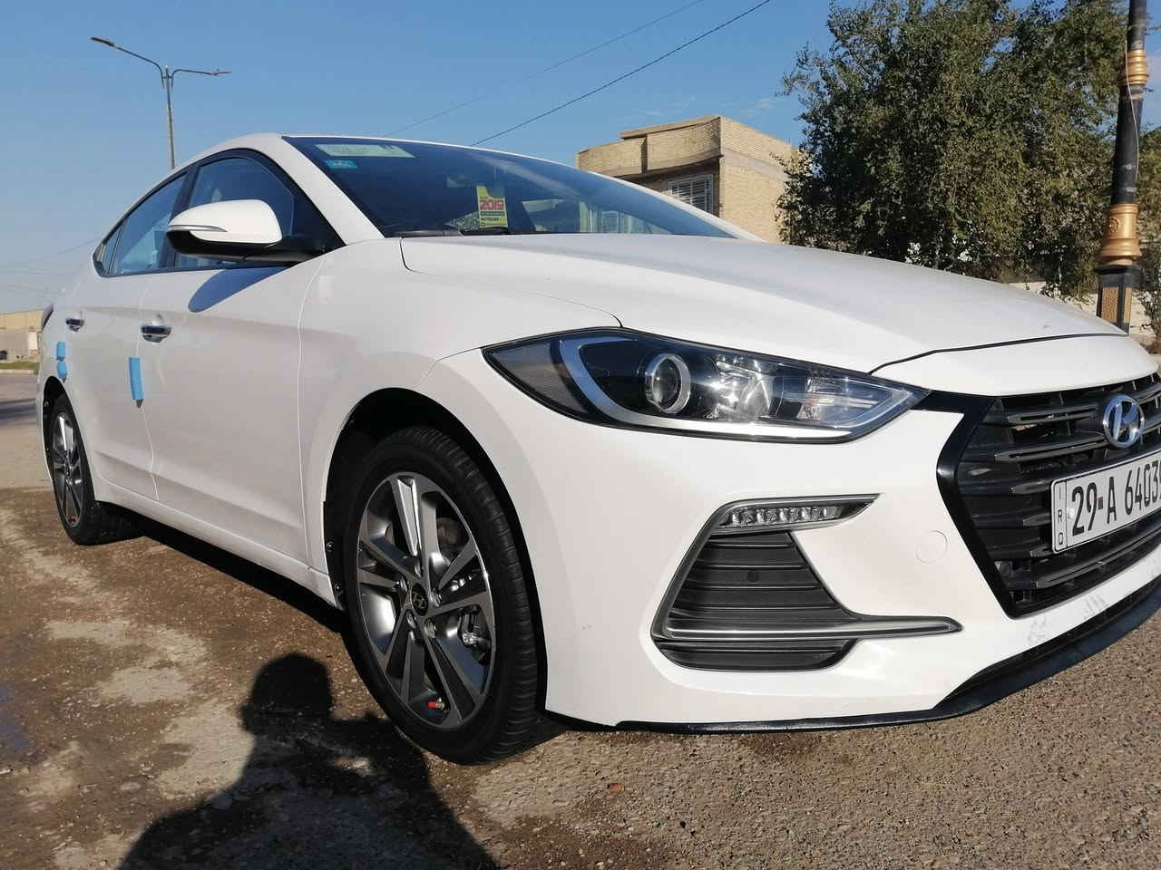 السلام عليكم الانتره ١٩ سوبر كفاله عامه رقم واسط الدولي سياره جديده معنه الكلمه وجاهزه من كلشي تغليف ارضيه وكشنات وصندوك بصمه فتحه كامره خلفي أمامي حساس خلفي أمامي تحكمات مري شفط تطبك ويه التقفيل ترحيب عند الاقتراب سياره فول للخير ماشيه ٩٥ كفاله شخط رصعه بارد فتح ماكو السعر ١٧٥ لاستفسار ***********
