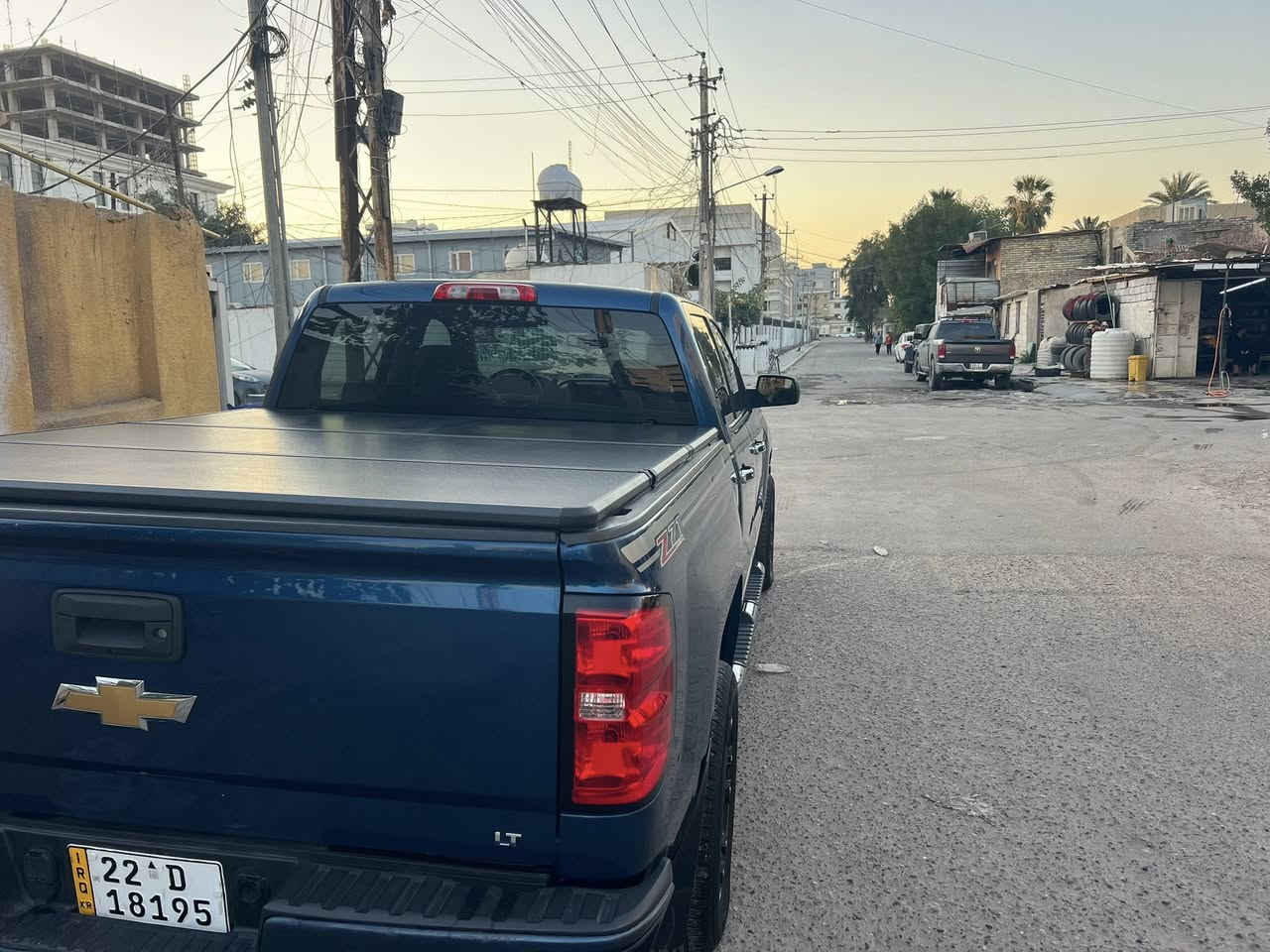 (((((السلام عليكم ))))))
للبيع او مراوس حسب القناعه
سلفرادو 2017 باب طويل بدي قصير
 صبغ 3 قطع  فقط 
مكينة V8 5300 
كير تعليق حجم 1000 
ماشية 68كيلو متر فقط 
رقم اربيل الجديد هزة جديدة سنوية جديده للتحويل والوكالة 
فئة Z71
مواصفات 
فور ويل 
شاشة كبيرة + كامرة خلفية
حساسات خلفية 
دوسات ( البريك والبانزين ) كهربائية
كشن السائق كهرباء 
لايت امامي زنون + بروجكتر لد بلاد + لد نهاري
السيارة جاهزة وم
مكينة كير جداً نظاف

تبريد تدفئة كهربائيات “
كلها جاهزه 
مكان السيارة كراده
السعر190 ورقة وقابلة للتفاوض
للاستفسار ***********
