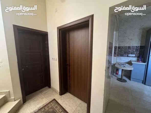 بيت للأيجار مؤثث كامل طابقين في اليرموك

المساحة 70 متر
الواجهة 8 متر

غرف نوم عدد 2
حمامات عدد 2
صالة
مطبخ
سعر الايجار ١٢ ورقه
للأستفسار الاتصال ***********
