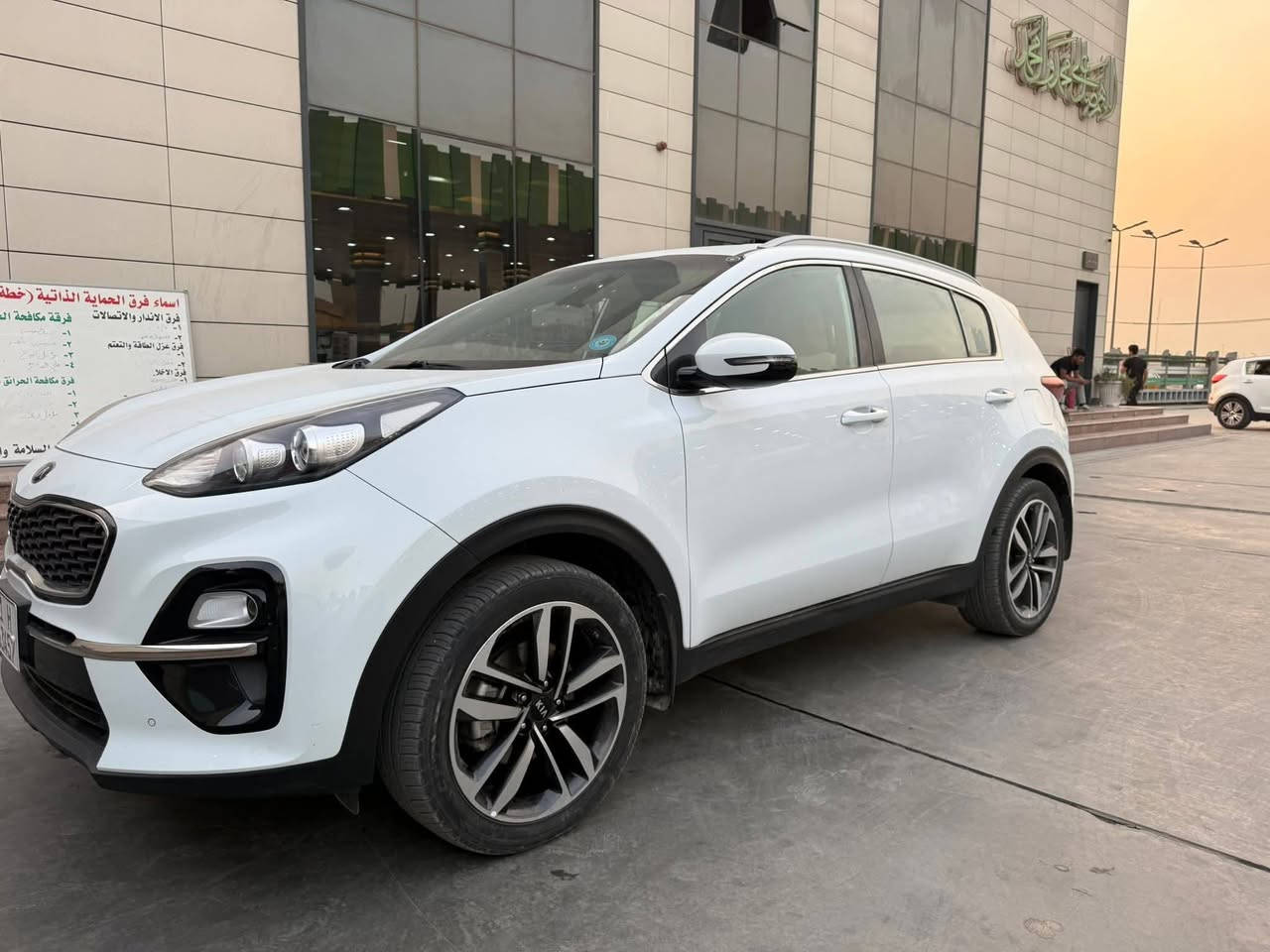 سبورتج 2019 شكل ال 20 خليجي مكفولة من الصبغ والبارد
محرك وكير وصدر وتبريد كله مكفول ماشية 58 الف كم حقيقي عالفحص والضمان سنوية جديدة بأسمي تحويل مباشر  ***********

سعرها 195 ورقة السيارة موجودة في بغداد البلديات
