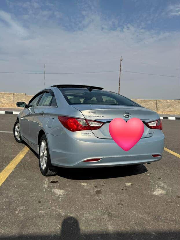 سوناتا 2012
متوفر سوناتا 2012 
فول مواصفات 1/1 
رقم انبار 
وارد امريكي مكفوله من الصبغ والبارد 
ماشيه 100mi

***********
السياره متواجده بمكتب جوكر للموبايل للي يحب يشوفها
حديثه / الشارع الثاني / قرب شارع الاطباء
