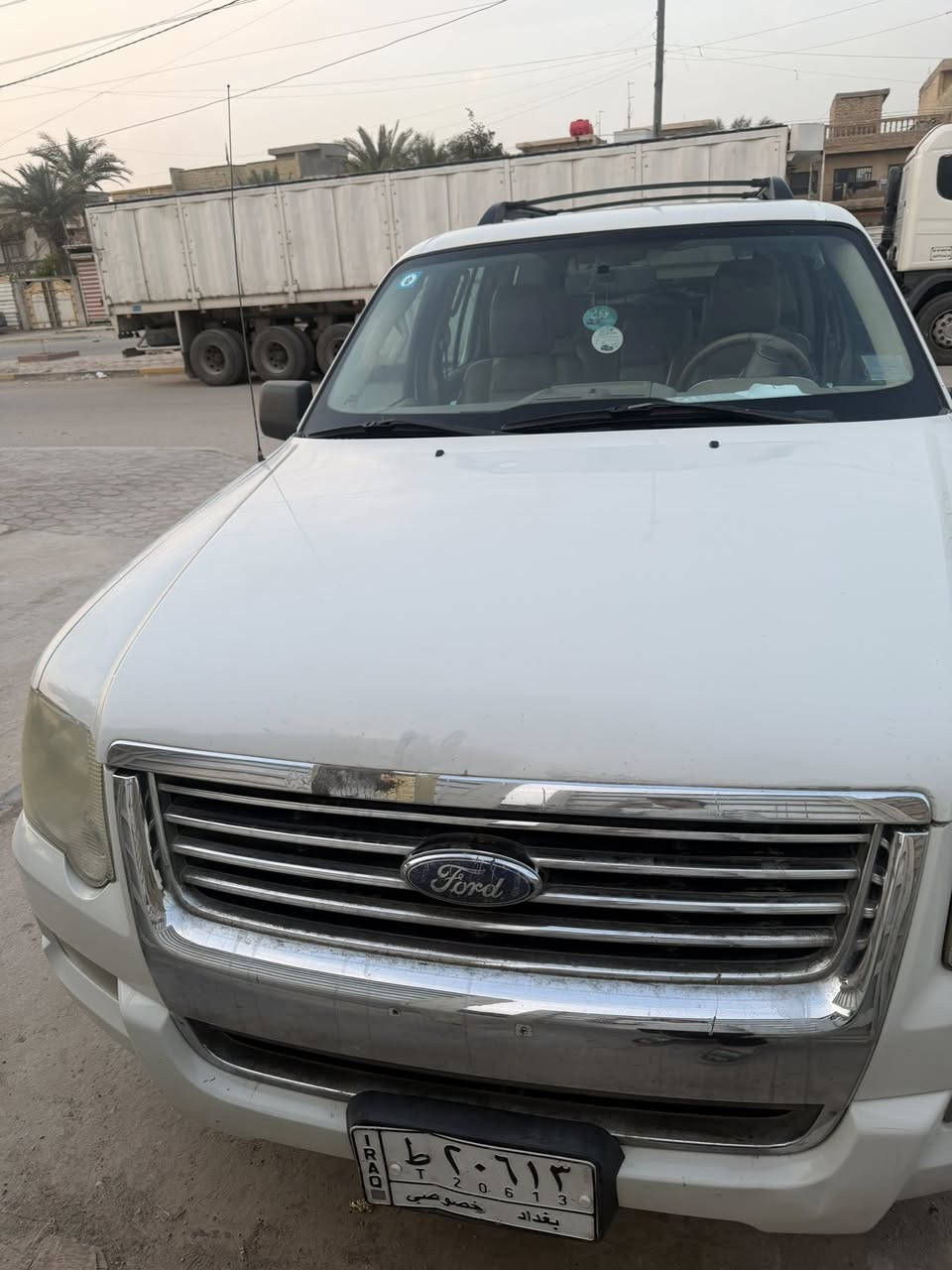 فورد اكسبلور 2010 خليجي
مواصفات xlt
محرك مكفول
كيرها مبدل اصلي
مبدل دعاميه اثر حادث بسيط فقط
داخلها مثل مشوف 
السياره يرادلها حداديه 
بيها تلحيضات 
رايدها ب ١٠٠ $
مكانها بغداد 
رقم هاتف *********** للاستفسار اكثر
