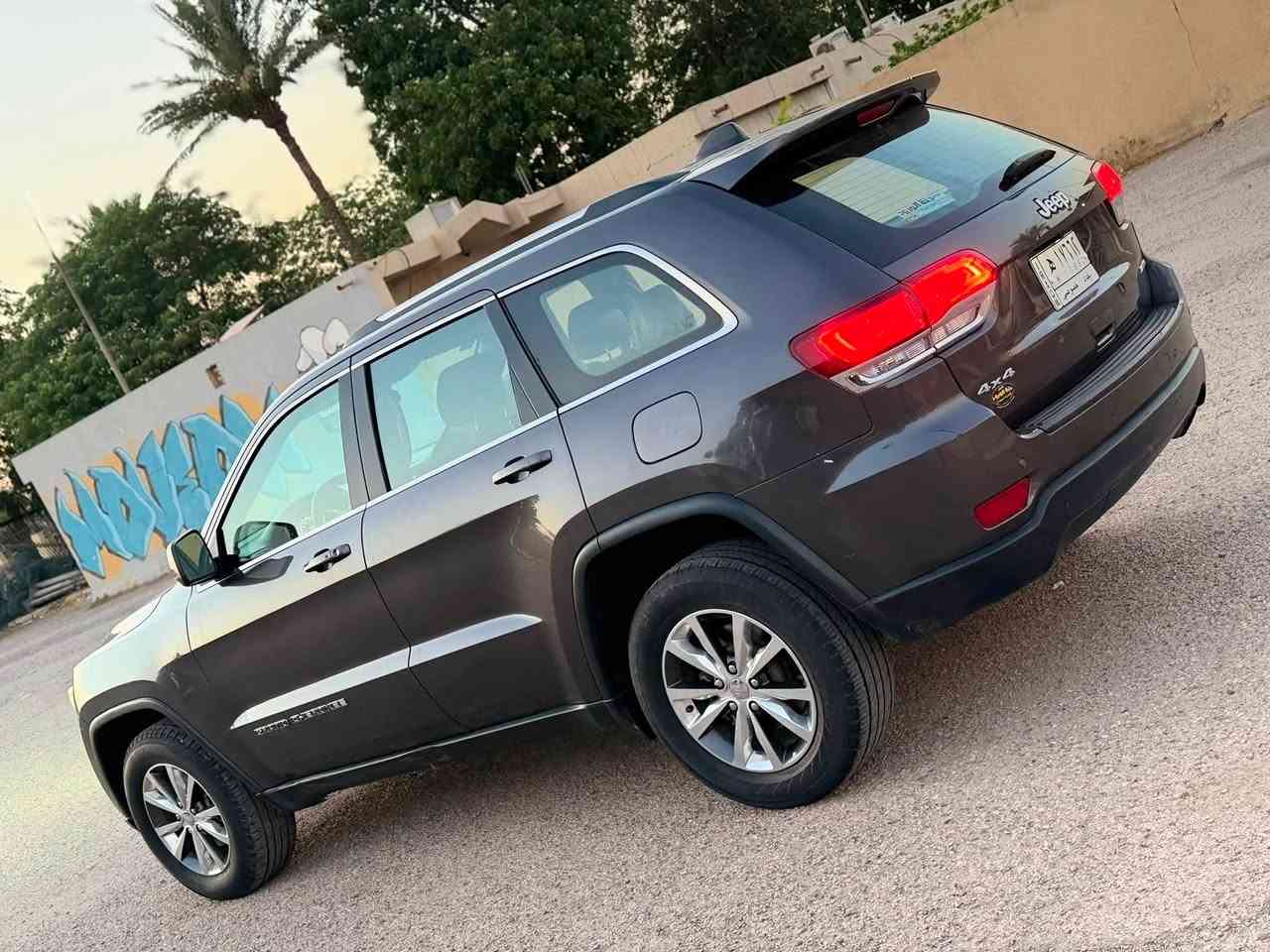 جيب 2020 وارد أمريكي رقم بغداد بسمي سونار بل منشور  حادثه جاملغ وربع بنيد وجاملغ ثاني صبغ فقط توحيد لون بدون حتى فتح مواصفات لاريدو رادار مري جانبي رادار خلفي كشن كهرباء بصمه كامره خلفيه 
ماشيه 76 كير ومحرك كفاله السعر 176 بيع او مراوس العنوان بياع الشرطه الرابعه التلفون *********** ما متواجد ع فيس سونار بل منشور

