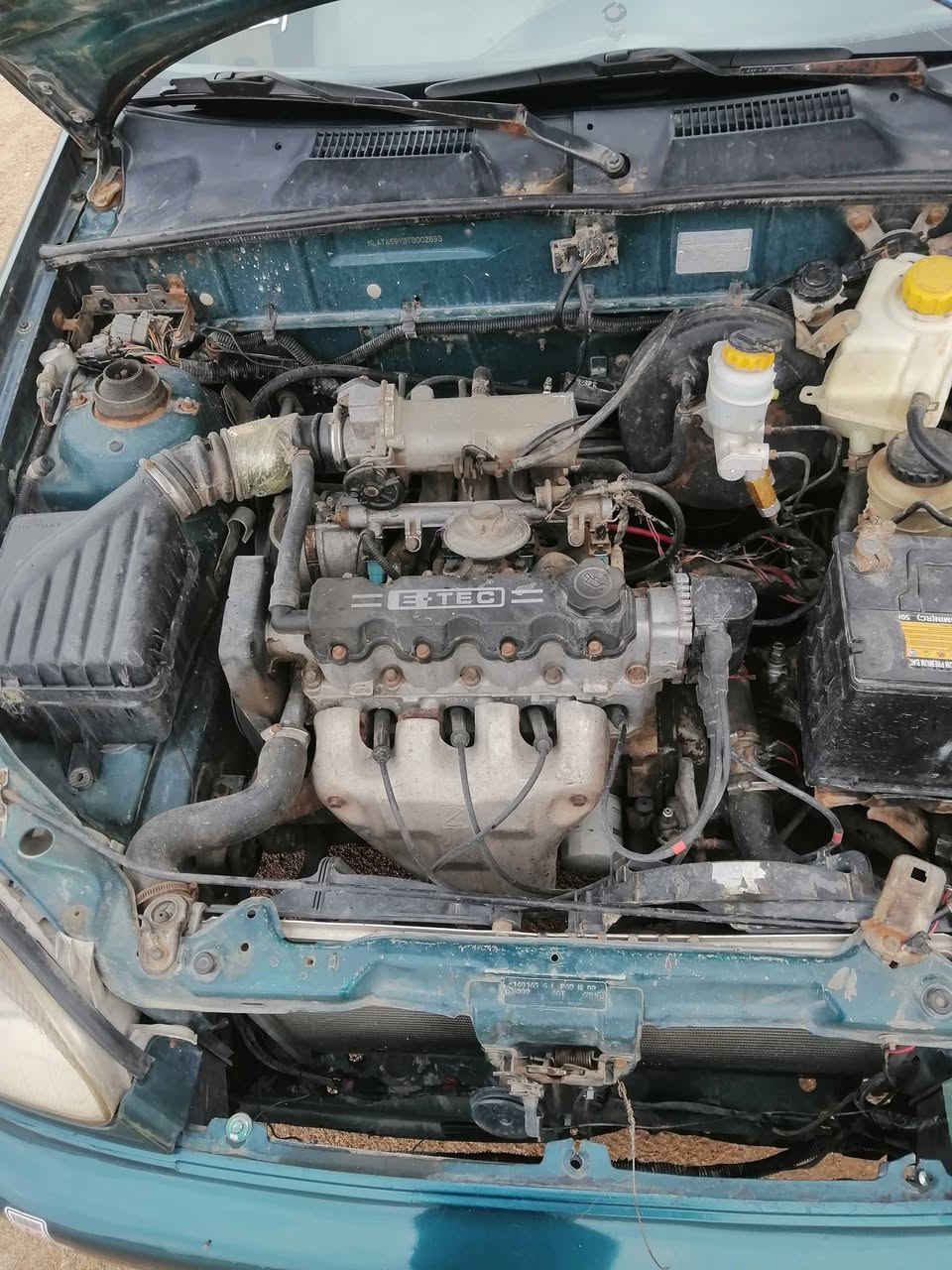 دايو لانوس للبيع موديل ٩٦ سياره جاهزه من كلشي مثل ما امبين بصوره سعرها ٣٣ رقم الهاتف ***********
