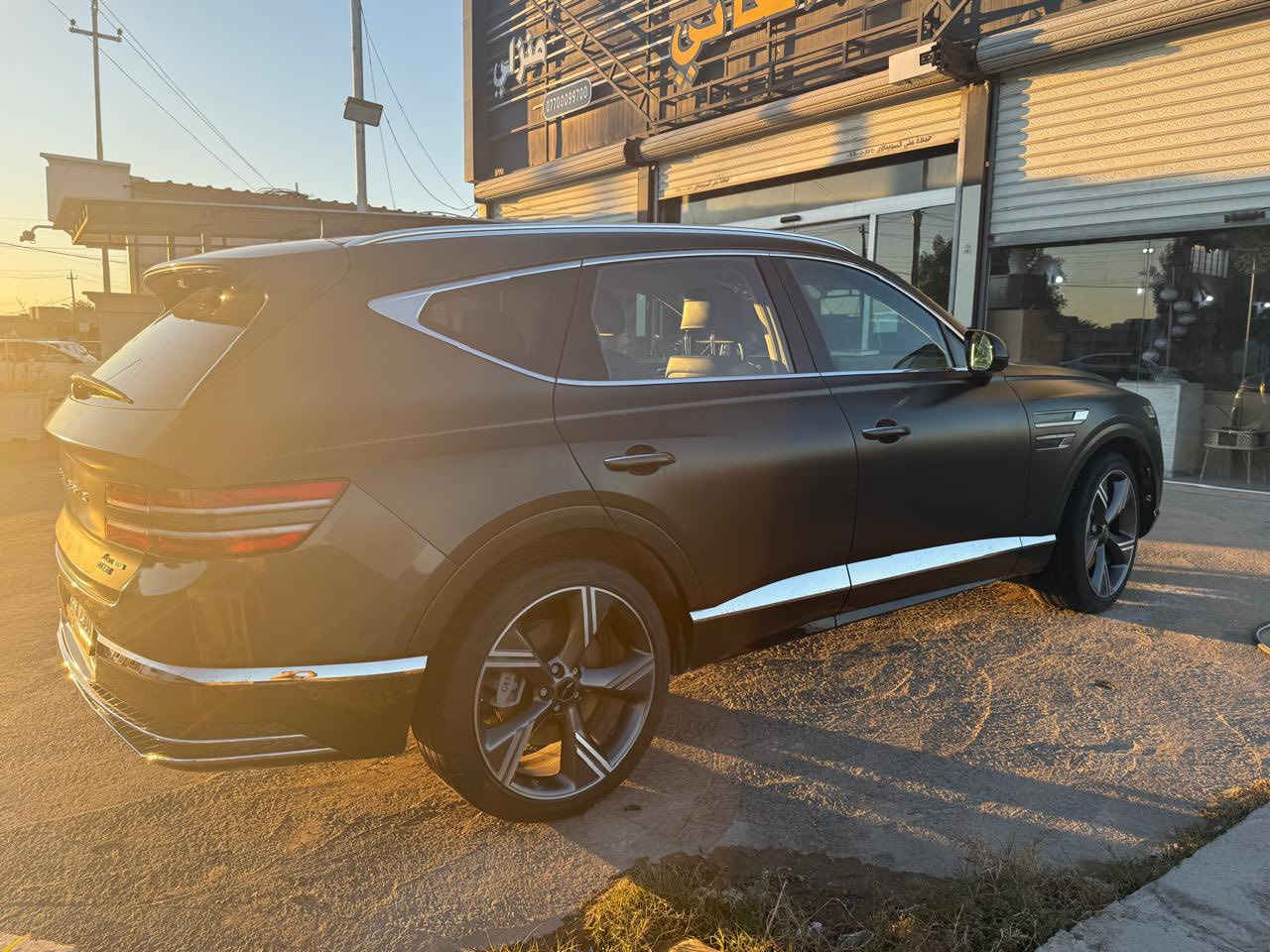 للبيع سيارة فخمة جداً�Genesis GV80 برستيج فل مواصفات موديل 2025
المواصفات:�• محرك 6 سلندر تون تيربو �• دفع رباعي AWD�• قير أوتوماتيك 8 سرعات�• شاشة معلومات كبيرة مع عدادات ديجيتال كاملة�• نظام كاميرات 360 درجة
• 4 بصمات ابواب 
• حساسات أمامية وخلفية�• مثبت سرعة ذكي + نظام الحفاظ على المسار�• نظام فرملة طوارئ أوتوماتيكي
• الركن الذكي عن بُعد
 تشغيل بصمة + تشغيل عن بعد�• فتحة سقف بانوراما�• مقاعد جلد فاخرة كهربائية مع تبريد وتدفئة �• لون زيتوني مات 
• إنارة LED كاملة
•صوت محيطي (Surround Sound) عالي الجودة
• 18سماعة موزعة داخل السيارة Bang & Olufsen�• تقنية إلغاء ضوضاء الطريق داخل المقصورة (Active Noise Control) لتحسين نقاء الصوت 

•لون زيتوني مات 
.5 راكب اسود جلد نابا (Nappa Leather) 
�• السيارة نظيفة جداً�• ممشى: 10 مايل فقط�• (رقم اربيل فقط )�• استخدام خفيف
الاضرار 
•تبديل دعاميه خلفيه
•ايرباك سليمات كفاله

السعر 57الف دولار 
للاستفسار  الاتصال او واتساب 
***********
