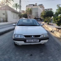 بيجو لميس ٢٠١٣ ماشية ١٢٧ السيارة بدون حادث بارد فقط وبيه أثر مال فابلو...