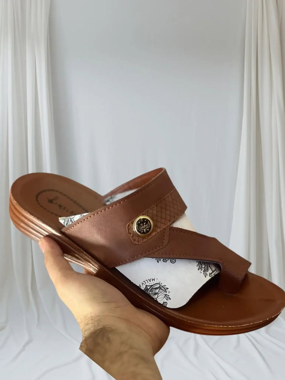 #بــــــــ47_الـــــــــف_فقـــــــــــط
شحاطه رجالي طبــــي الاصلي 
فوول طبي قياسات من 40-45 
يوجد توصيل لجميع المحافظات
ــــــــ♡ #باربـــــــي_للجملــــه♡ــــــــ

رابط قناتنا على التلگرام..... 

https://t.me/BARBELP

للحجز والاستفسار مراسلة الصفحه 
رقم الواتس : ***********
