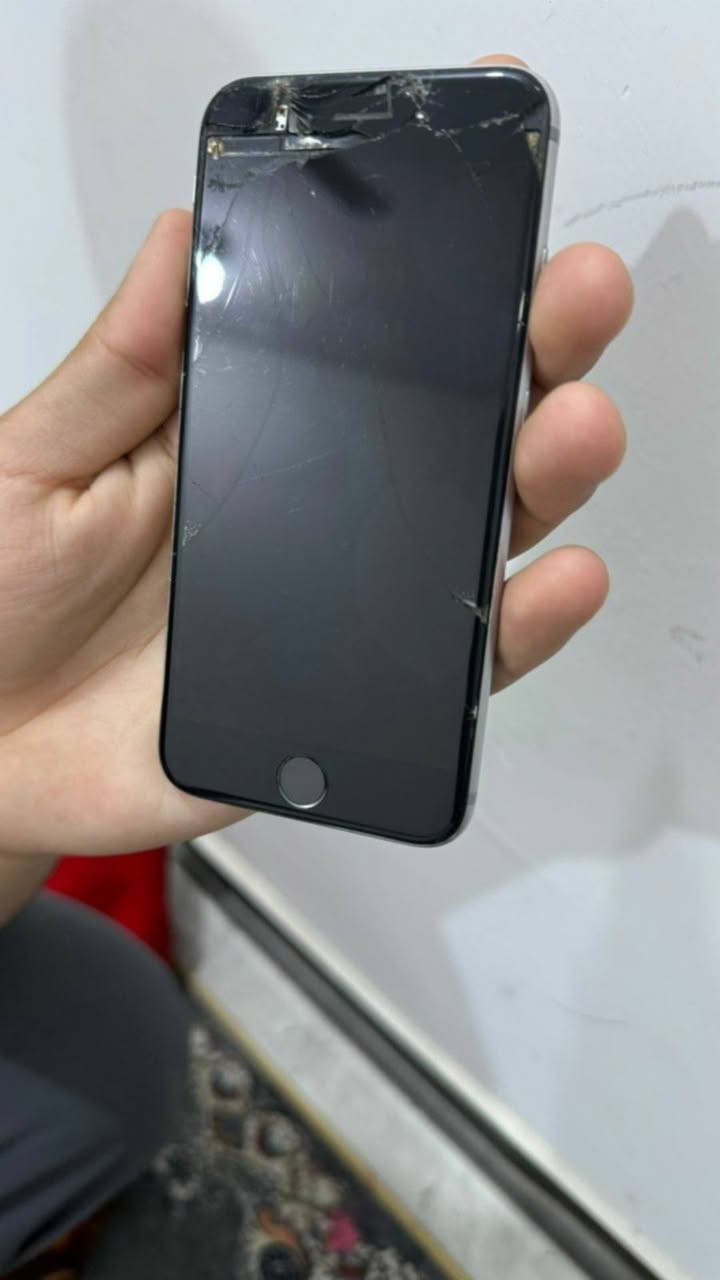 ايفون 6s نقصه شاشة شغال للبيع او عندك شاشة انا اشتريها ناصرية مركز ***********
