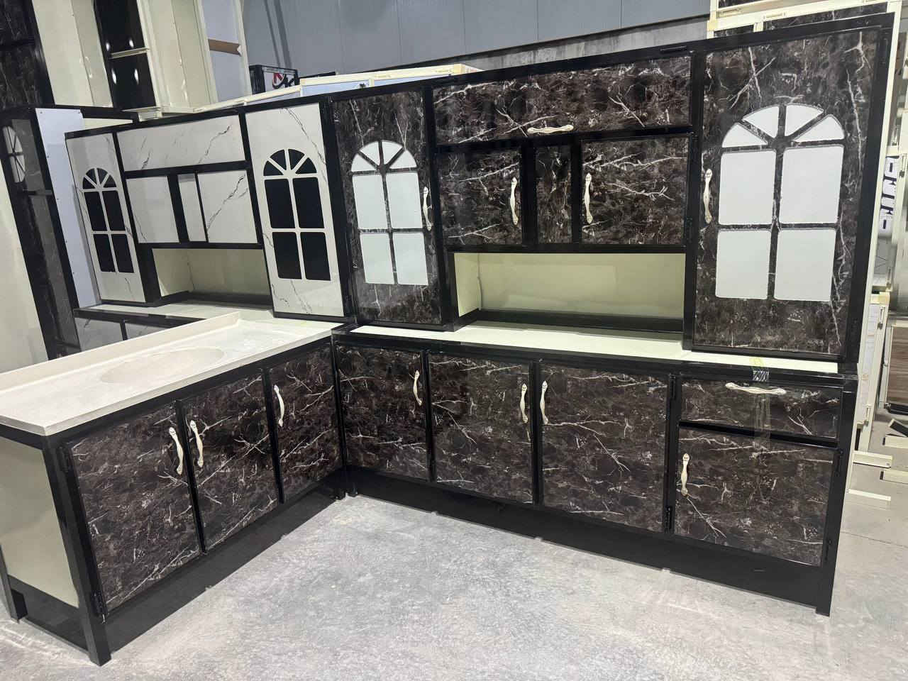 للبيع
مترين مع سنك 
يتوفر توصيل محافظات


**إذا كنت صاحب هذا الإعلان وتريد حذفه لأي سبب، رجاءا أرسل رسالة إلى الدعم الفني**