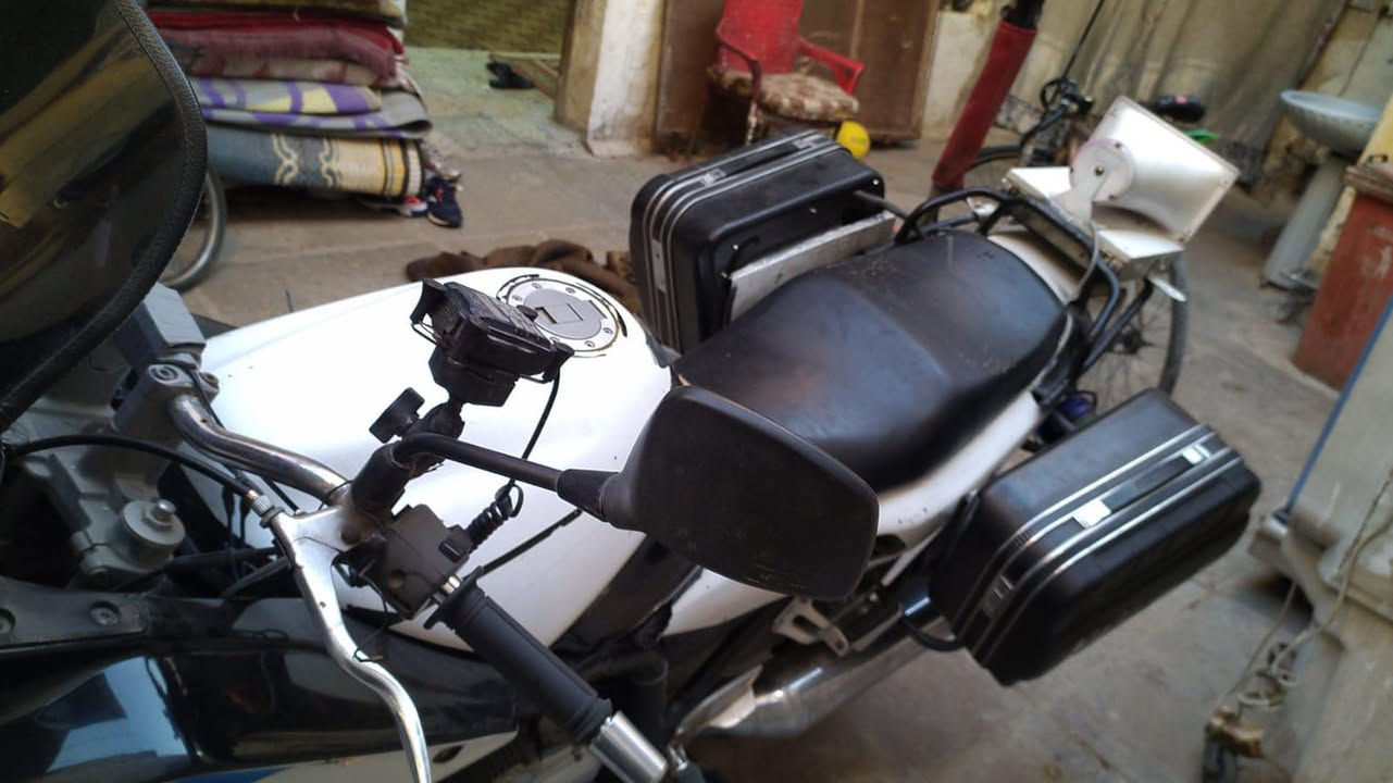 السلام عليكم ياماها 900  لون اسود مغلفة بأبيض الدارجه حلوه وخير من الله بدوون رقم 
*********** مكلف بلنشر
