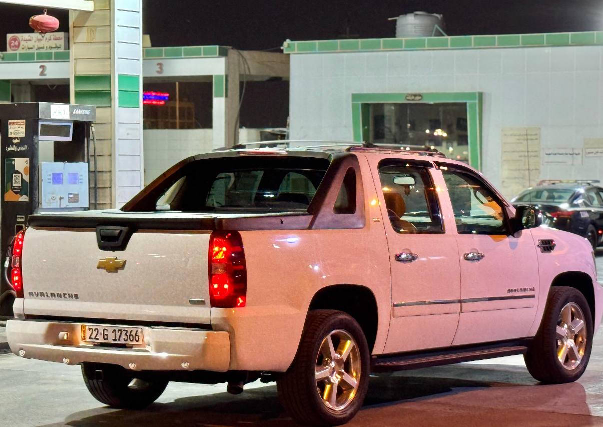 لبيع شوفرلیت افلانج موديل 2012 وارد امريكي كلين تايتل السيارة كفالة من الضربة والتبديل بيها ارباع (الذيول ) مال بدي صبغ اثر خياس باقي السيارة كفلة سونار موجود مكينة وير مكفولات محرك ممفتوح حجم المحرك 5300 حدادية وتخم تاير جديد تبريد ثلج السيارة فوول مواصفات (LTZ) ميحتاج اذكر المواصفات معروفة رقم اربيل الجديد بأسمي سنوية 2030 هزة 2026سيارة جديدة كلش وجاهزة وما 
تعبانة مكانهه بغداد شارع فلسطين
لأستفسار الاتصال:*********** بغداد, العراق
