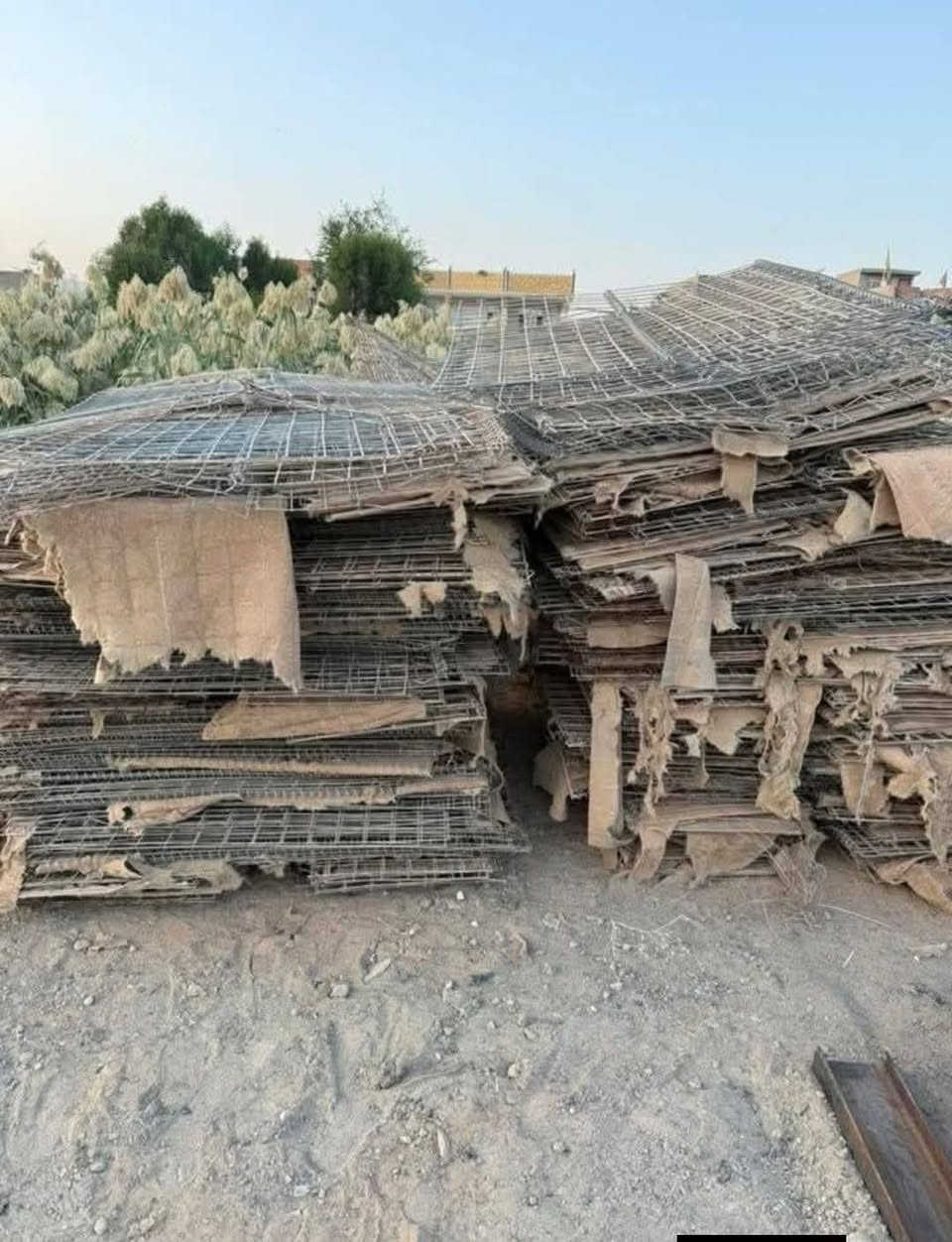 سيم بي ار سي للبيع وسيم هيسكو للبيع مال الامريكان بسعر مناسب جدا وتوجد كميات كبيره سعره الهيسكو الطبقه بعشره الاف مستخدم وسعر، البي ار سي المتر، ب الفين التواصل على الرقم التالي ***********/ابو امير
