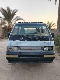 ميتسوبيشي فان • ١٩٩٤ • رقم بغداد