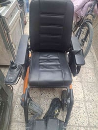 كرسي كهرباء شحن الي يحتاجه موجود هذا رقمي ٠٧٧٠٨٠٧٠٩٨٩