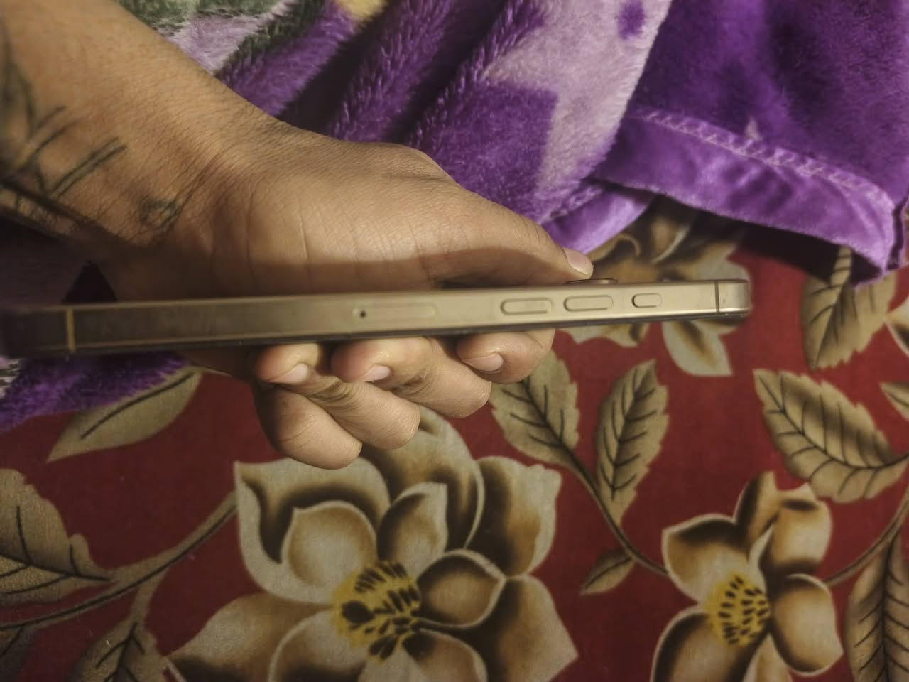 ايفون 16 برو ماكس للبيع مكاني حله بطاريه 91 شريحه  جهاز مكفول ع وضع الشركه ***********
السعر مليون و 300
